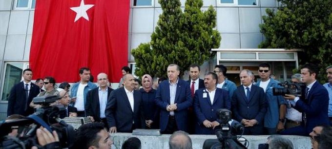 Cumhurbaşkanı Erdoğan’dan Taksicilere Ziyaret